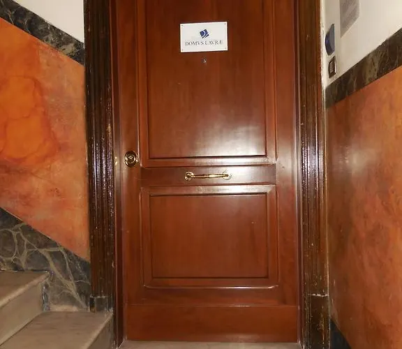 Domus Laurae בית הארחה 3*